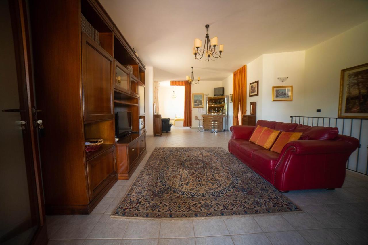 Villa Patrizia-Luxury Villa Mottola Bagian luar foto
